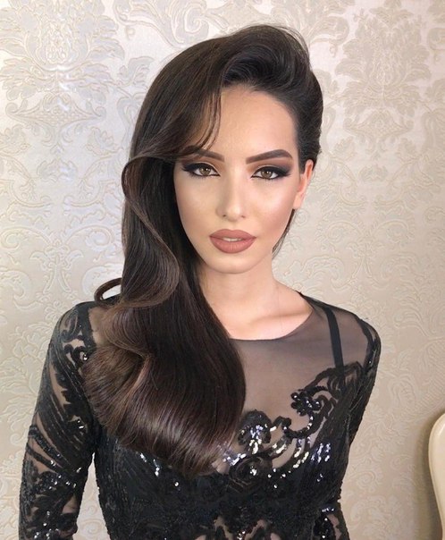 Накрасилась бы так на праздник 