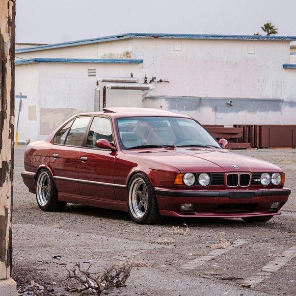 #BMW M5 (E34)