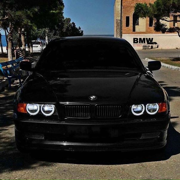 #BMW E38 