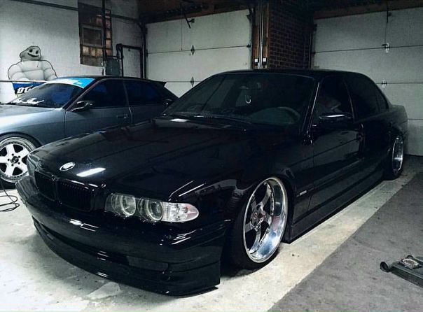 #BMW E38 750I 
