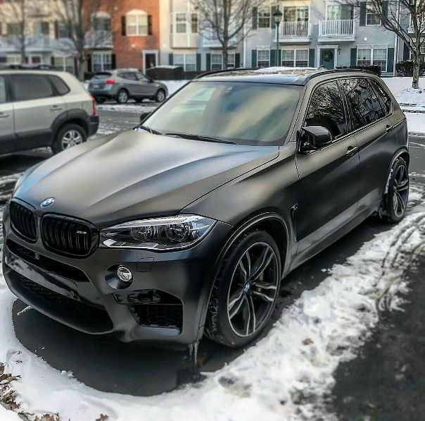 #BMW X5M в цвете Frozen Black  