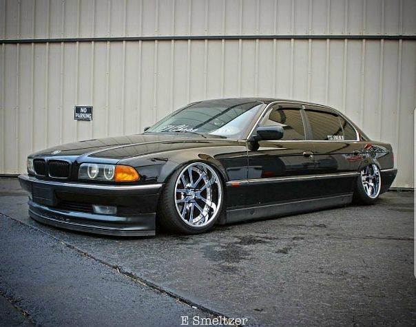 #BMW E38 