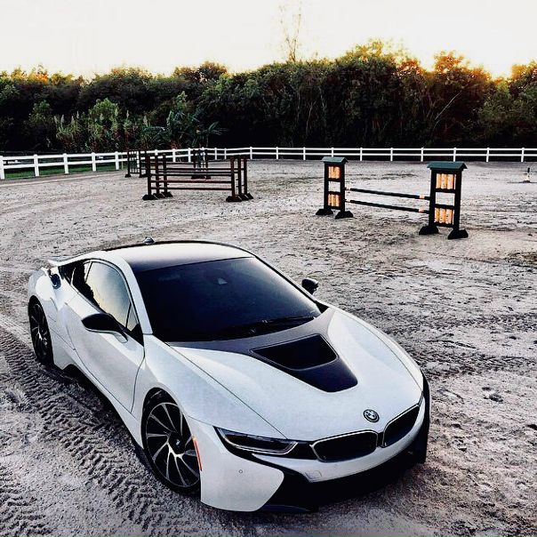 #BMW i8