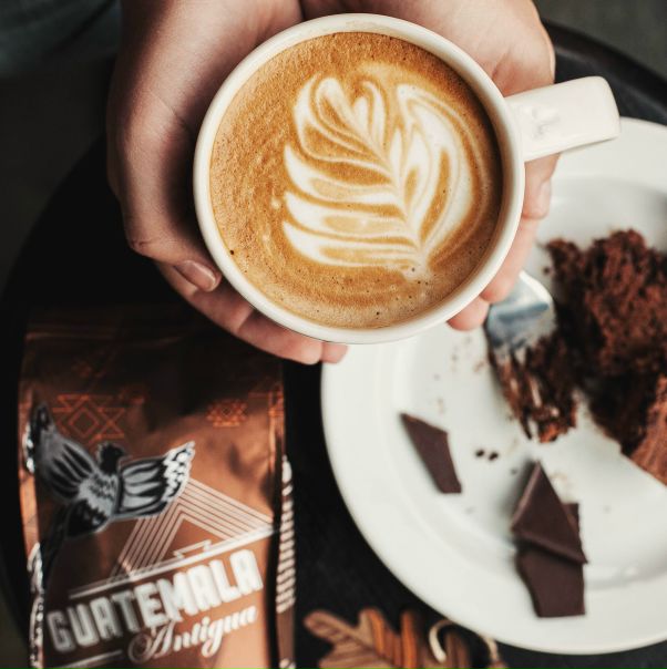 Мягкое тепло в каждой кружке. Добавьте немного осенних тонов в любимый напиток с зернами #GuatemalaAntigua.