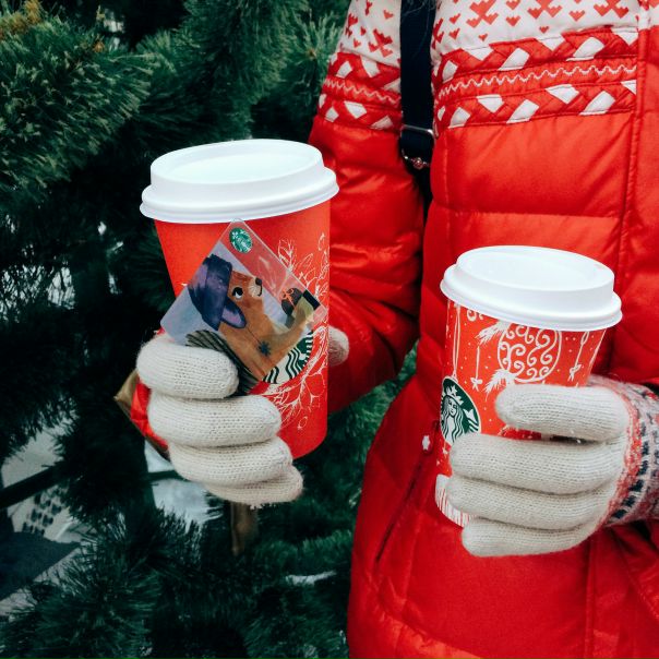 Подарок в последнюю минуту Легко! Даже тем, кто сейчас далеко: egift.starbucks.ru  #ПодариРождество